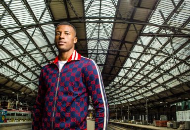 Gini Wijnaldum Liverpool station